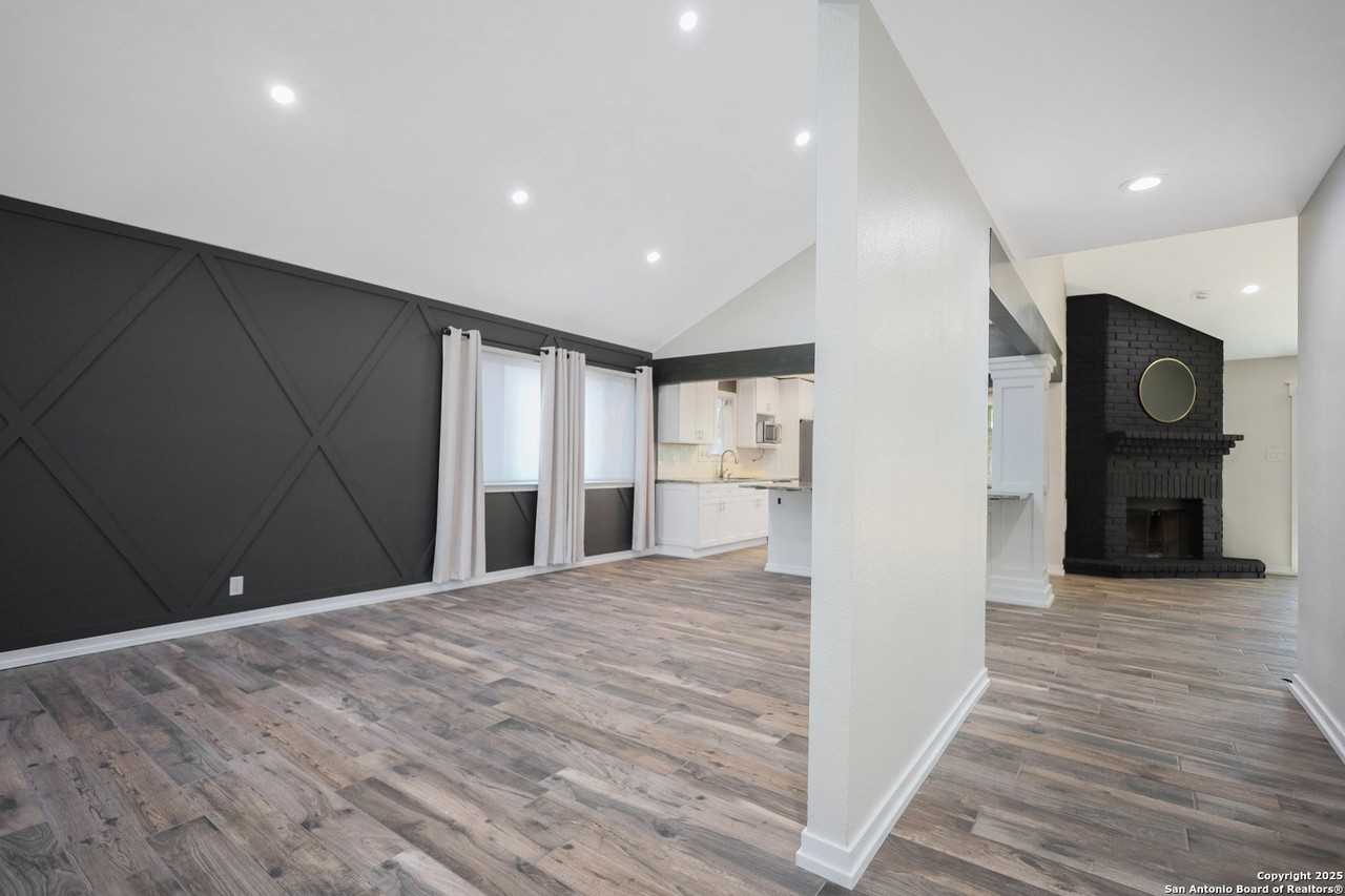 8605 Wood Peak - Photo 6 of 33