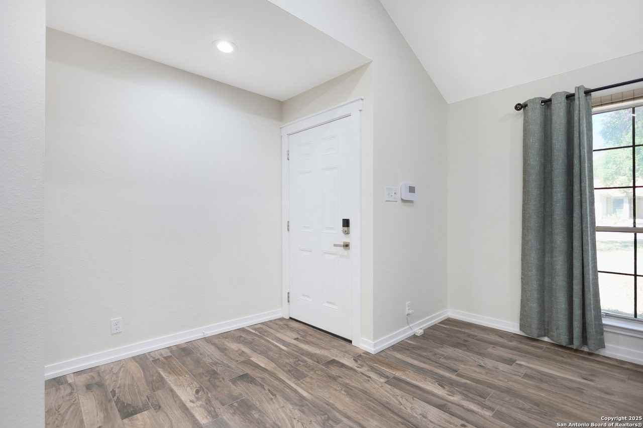 8605 Wood Peak - Photo 7 of 33