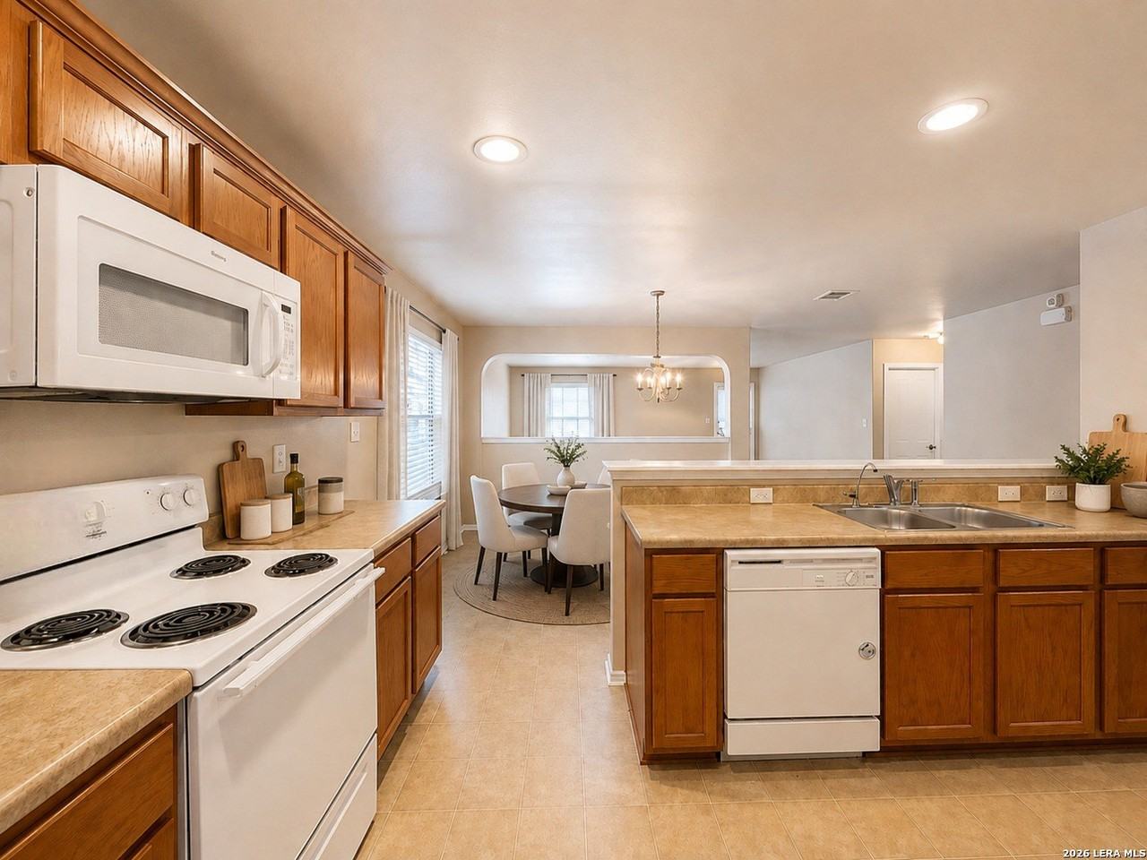 3961 Whisper Fld - Photo 4 of 50