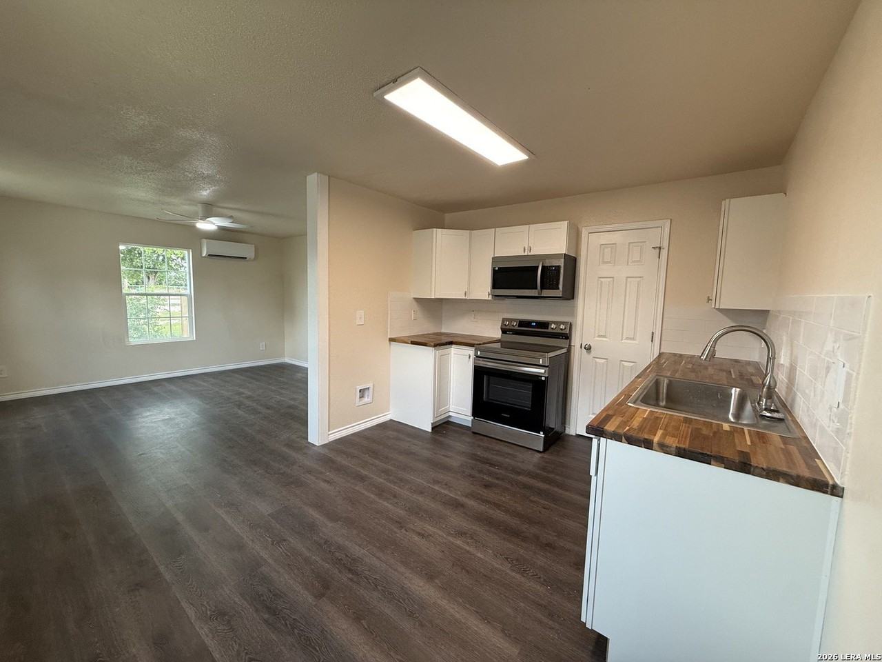 705 Crockett Dr - Photo 4 of 8