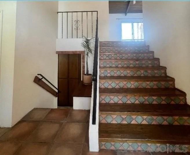624 Schafer Pl - Photo 2 of 25