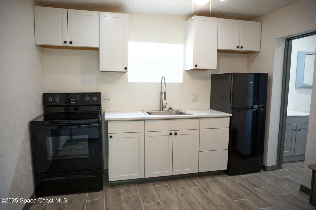 2848 Shwonda Ave Ne - Photo 4 of 24