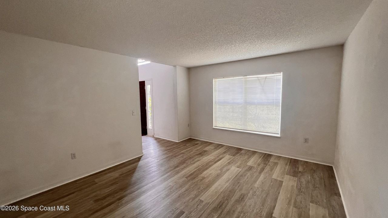1727 Valcourt St Nw - Photo 5 of 22