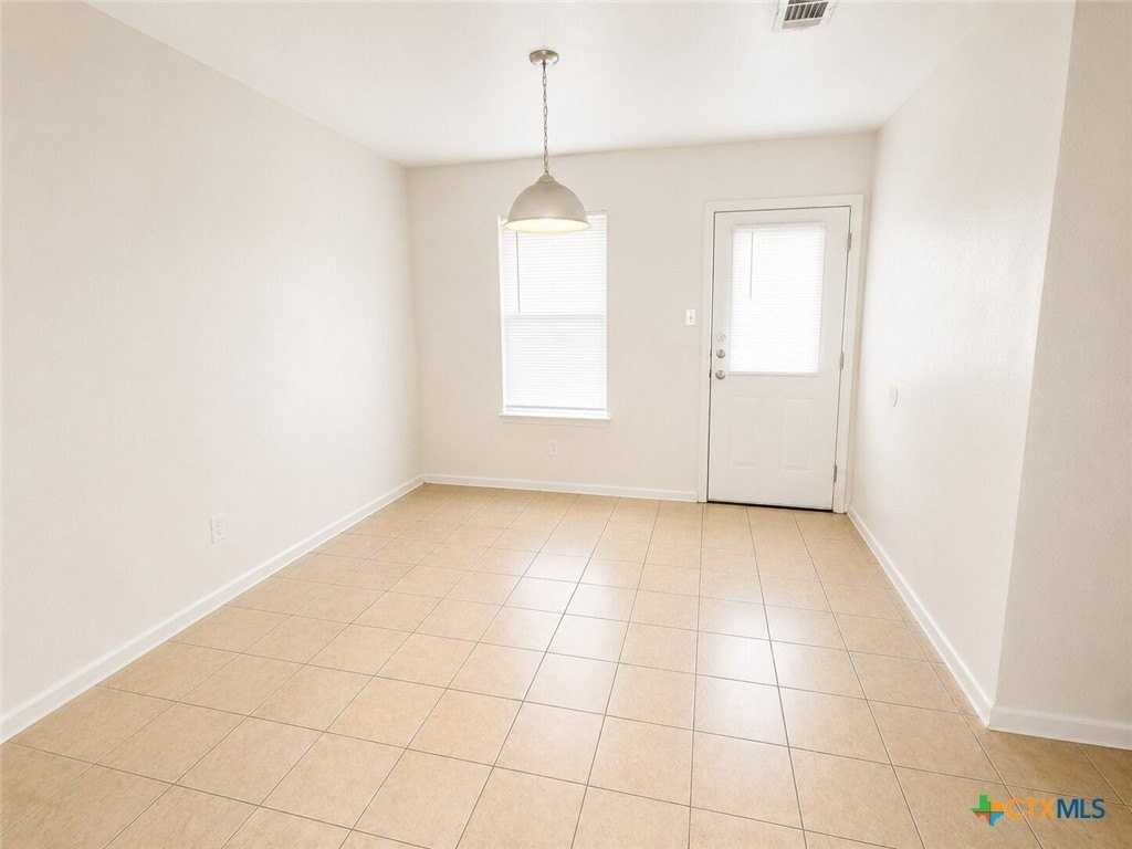 1405 Dugger Cir #A - Photo 4 of 13