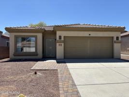 featured image of 182 E Corte Rancho Dorada