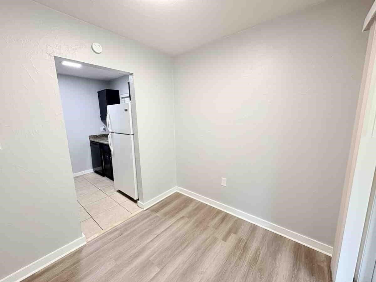 1530 Live Oak Dr #A2 - Photo 4 of 14