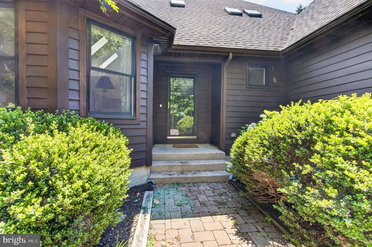 3 Tall Oaks Ct - Photo 3 of 42