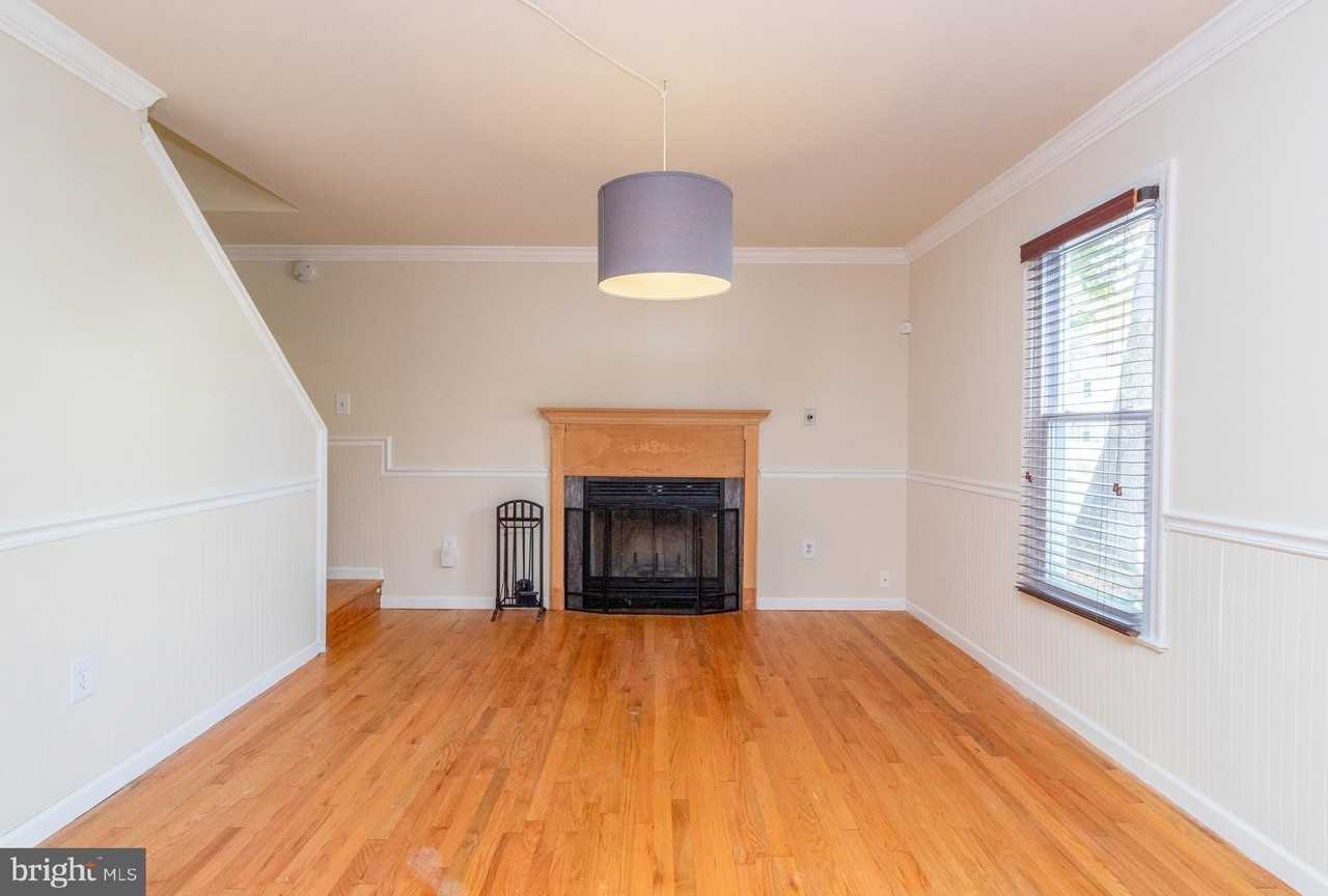 1036 Hyde Park Dr - Photo 2 of 21