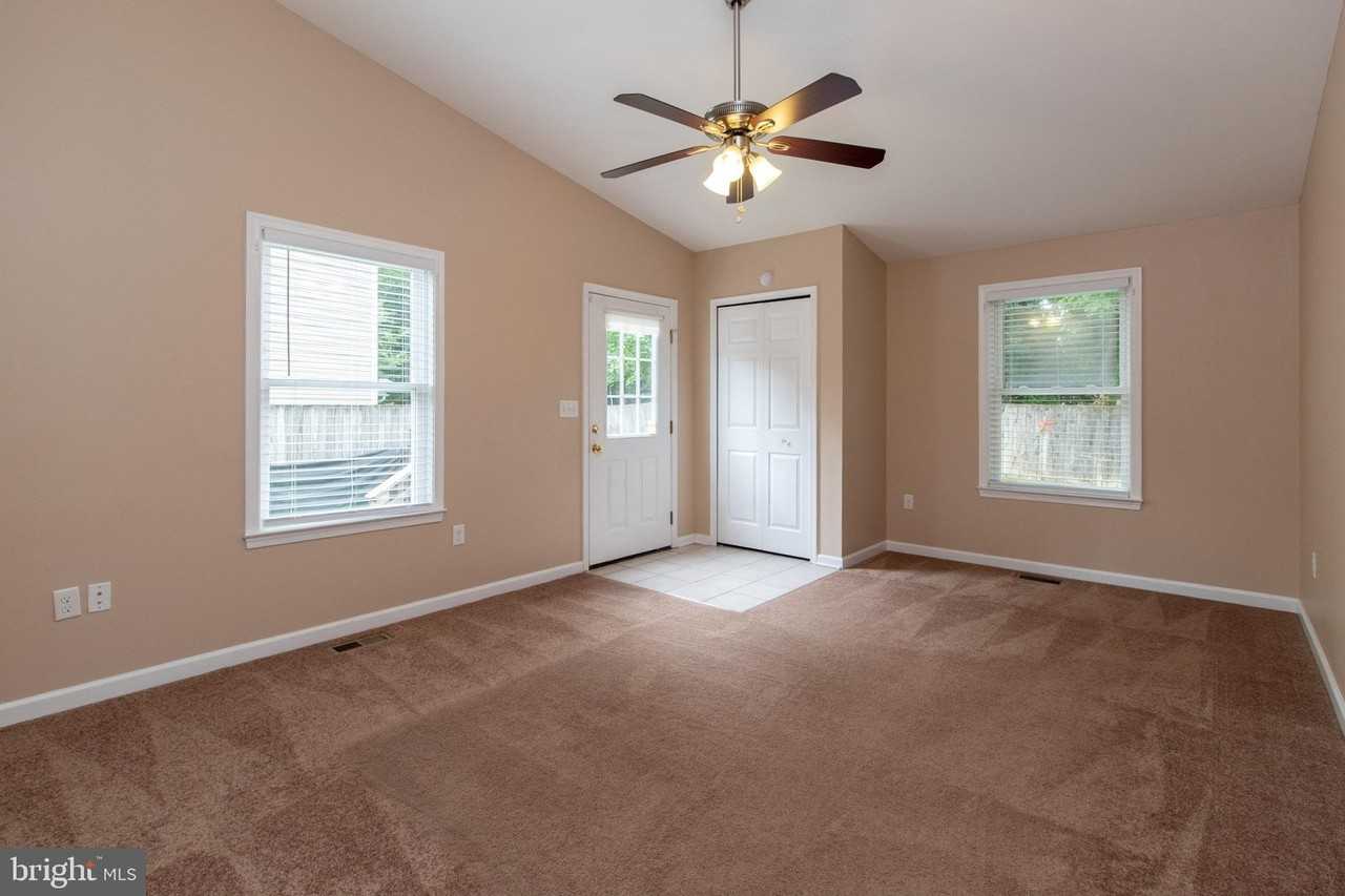1036 Hyde Park Dr - Photo 7 of 21