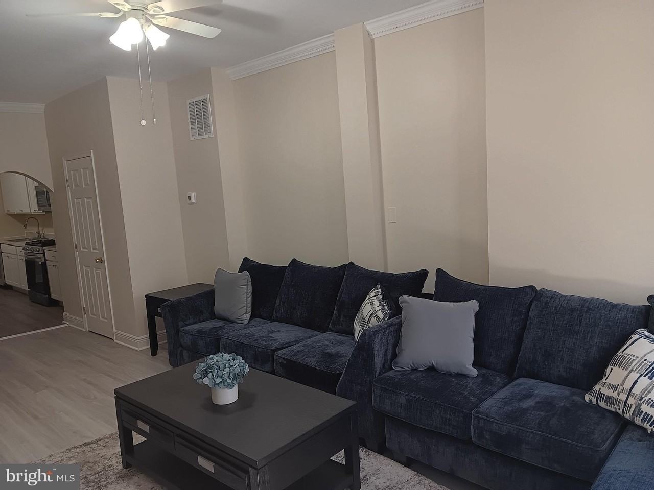 1340 Sargeant St - Photo 3 of 23
