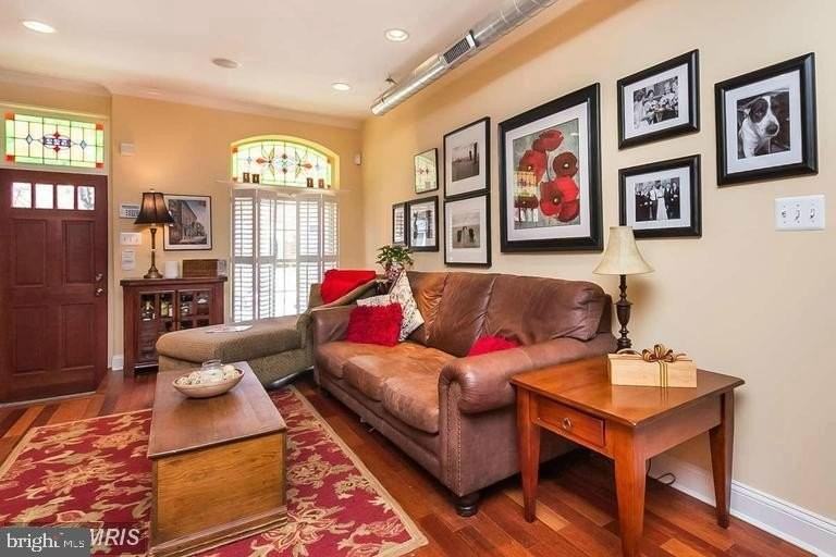 522 S Lakewood Ave - Photo 6 of 31