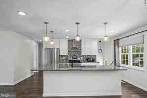 featured image of 10202 Daventry Dr