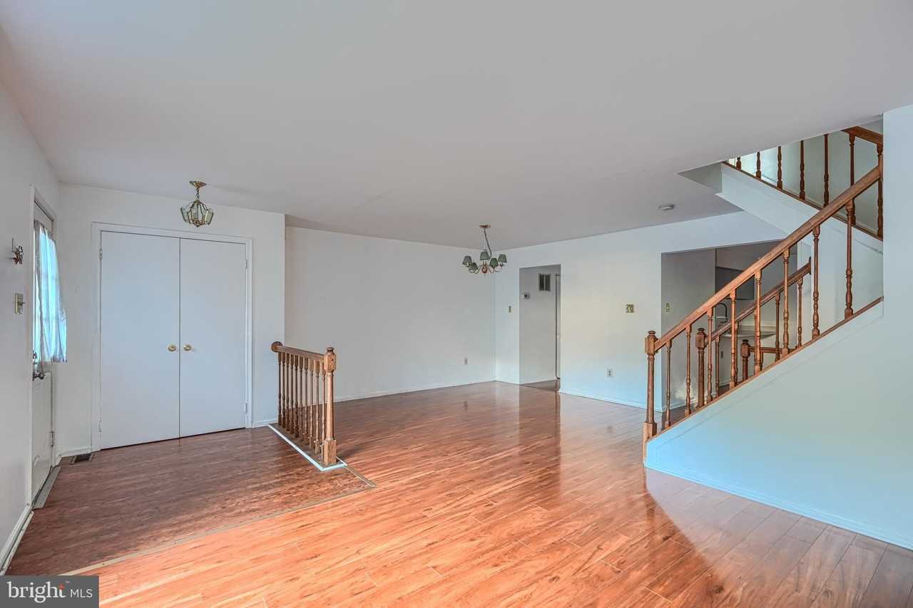 8 Lambeth Bridge Ct - Photo 6 of 28