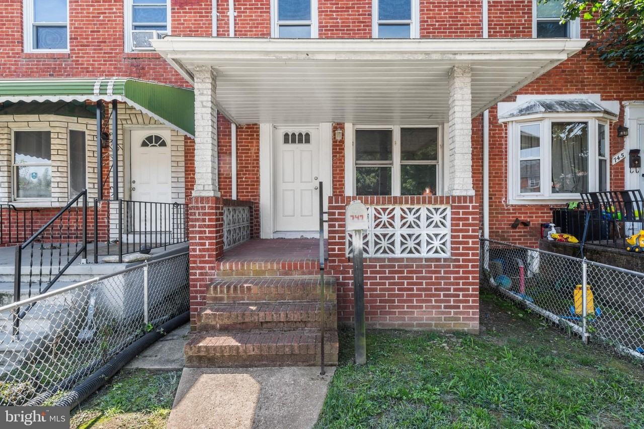 747 Arncliffe Rd - Photo 2 of 39