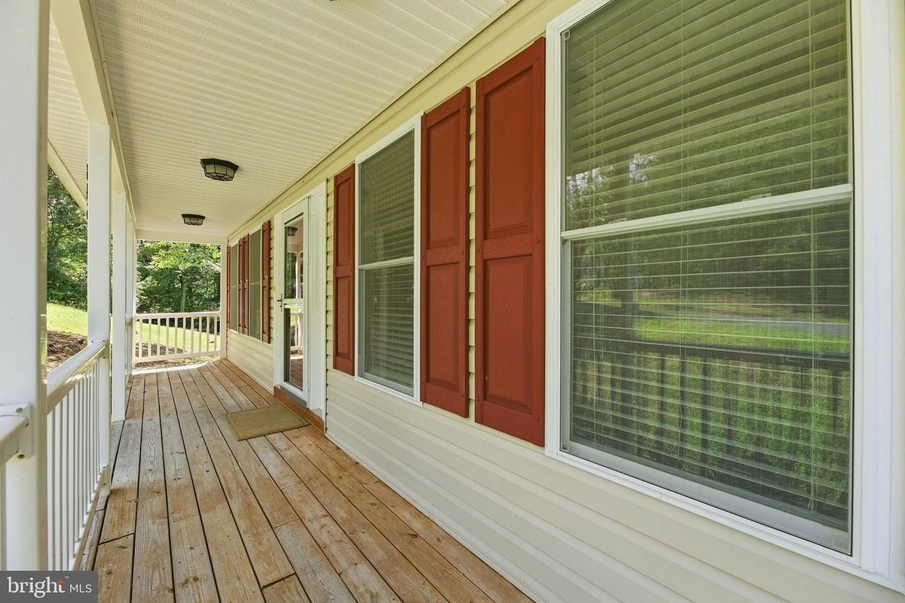 345 Chippewa Ln - Photo 3 of 50