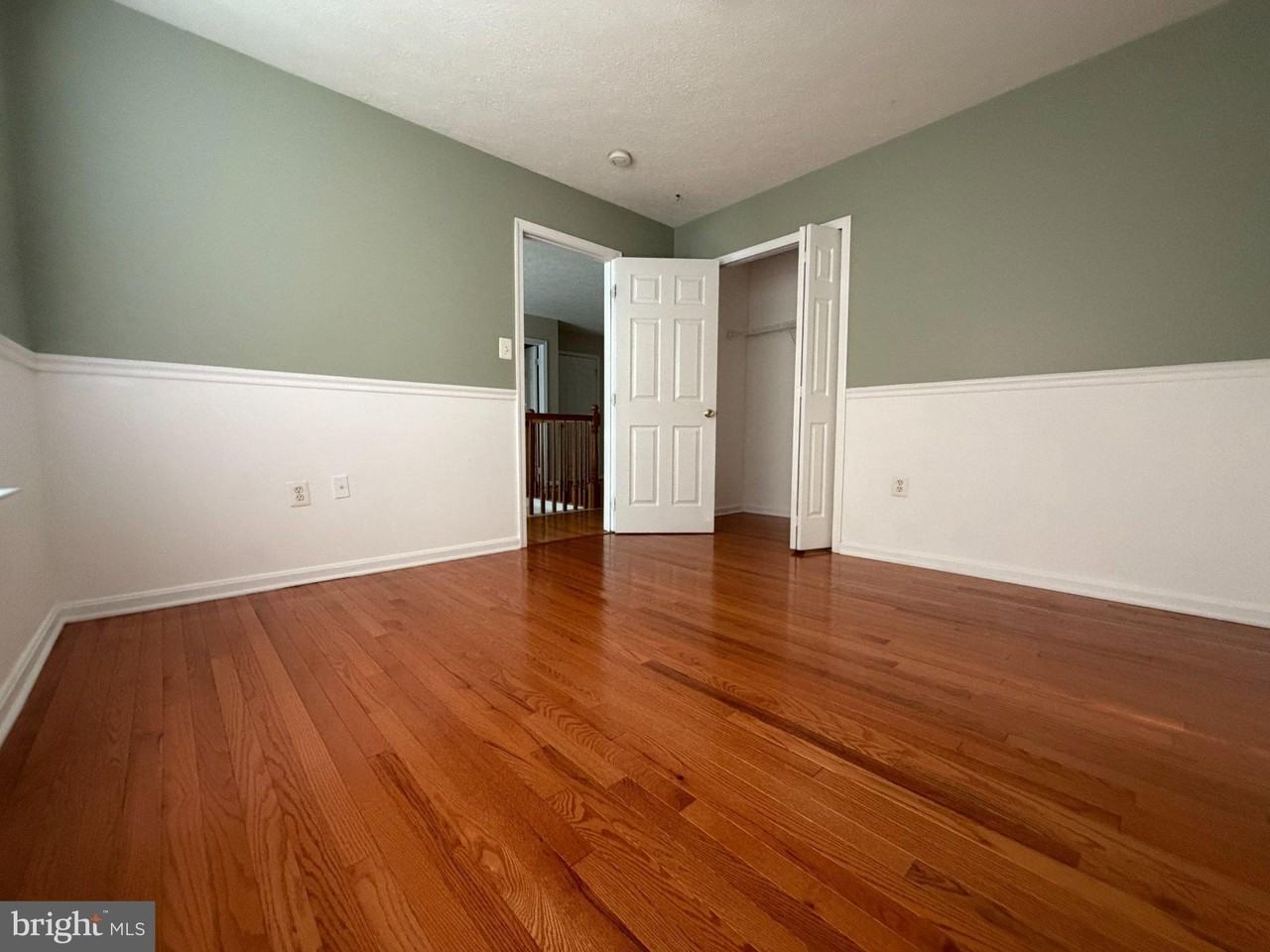 2236 Community Dr - Photo 5 of 21