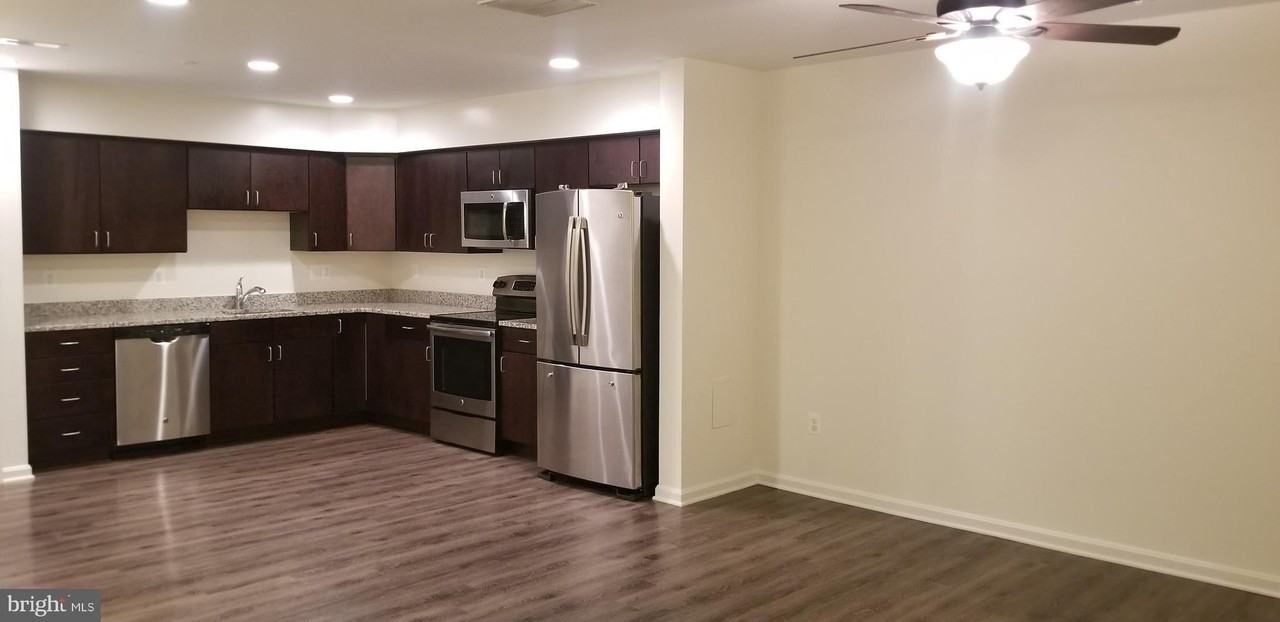 1826 Cassandra Dr #139 - Photo 2 of 43