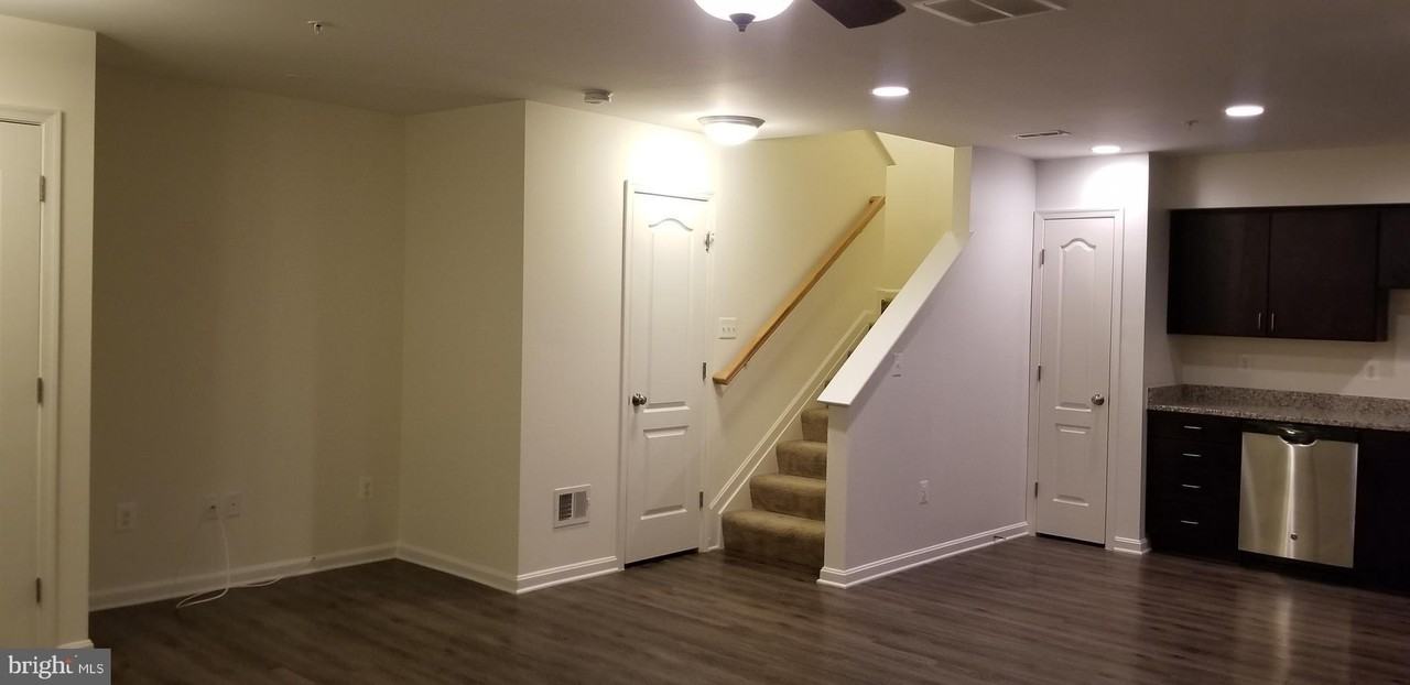 1826 Cassandra Dr #139 - Photo 4 of 43
