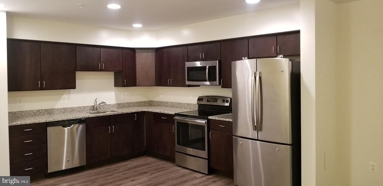 1826 Cassandra Dr #139 - Photo 5 of 43