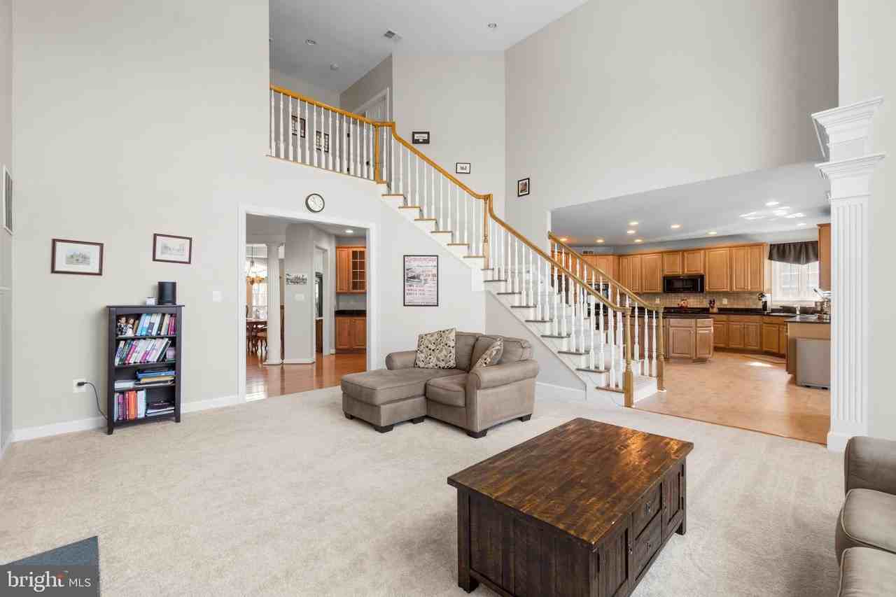 4012 Belgrave Cir - Photo 4 of 43