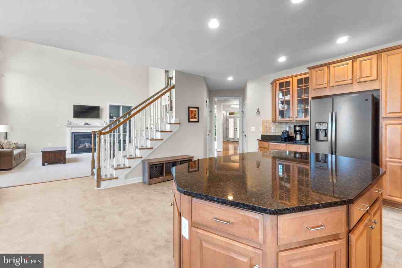 4012 Belgrave Cir - Photo 7 of 43
