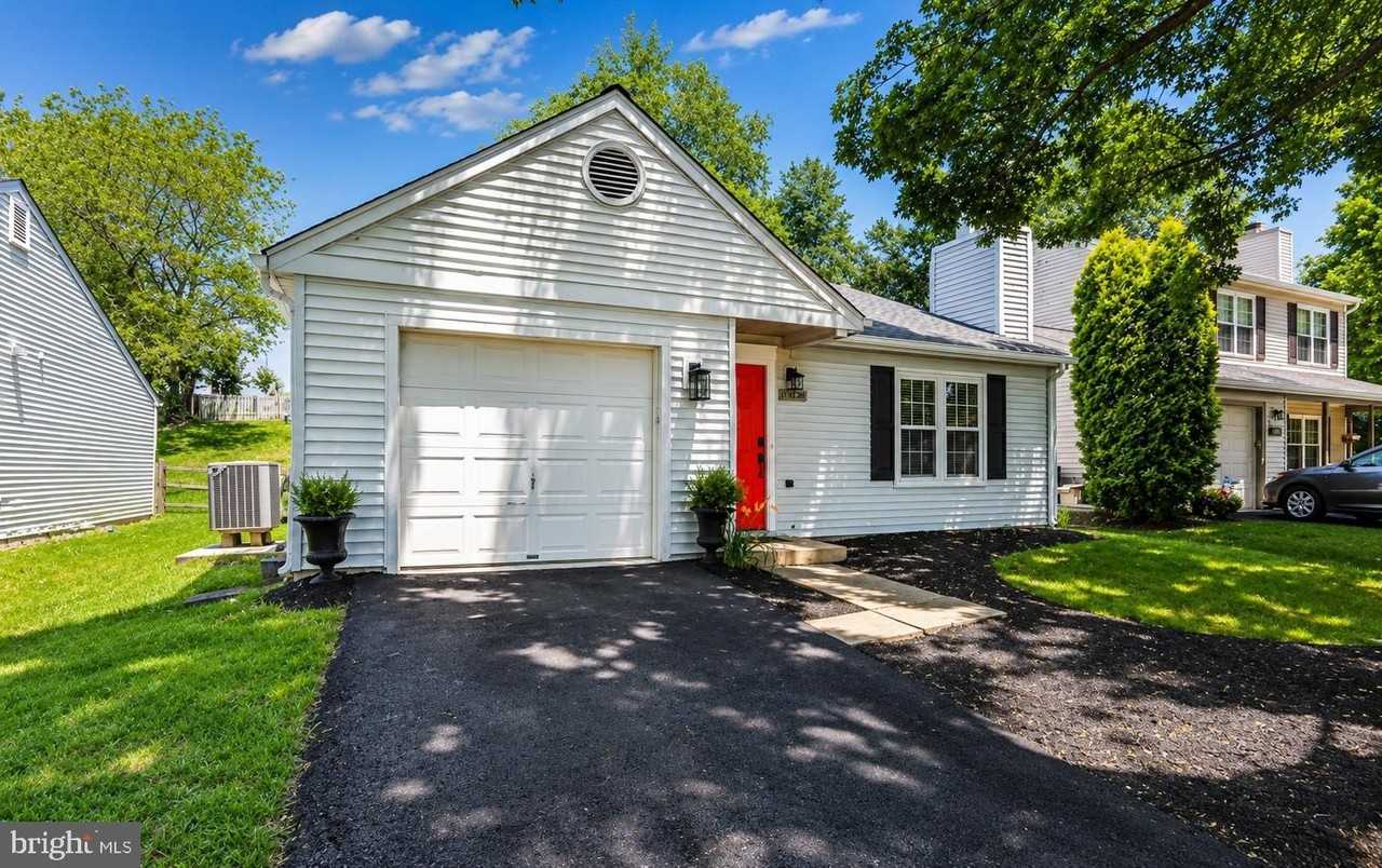 13348 Neerwinder Pl - Photo 2 of 21