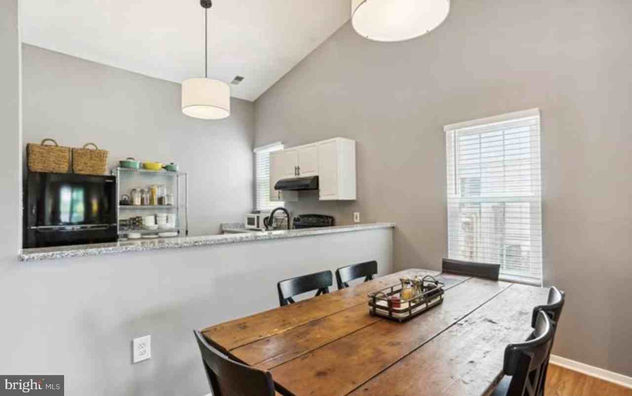 13348 Neerwinder Pl - Photo 6 of 21
