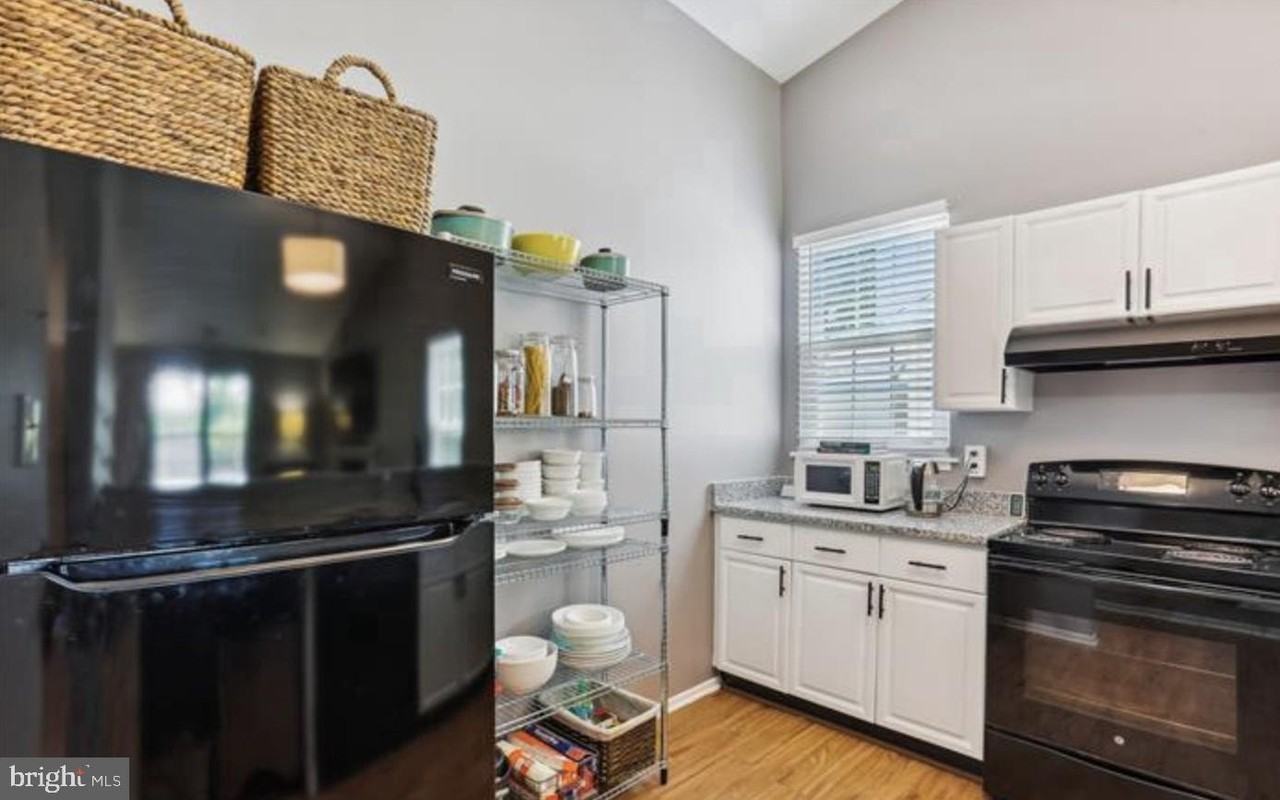 13348 Neerwinder Pl - Photo 7 of 21