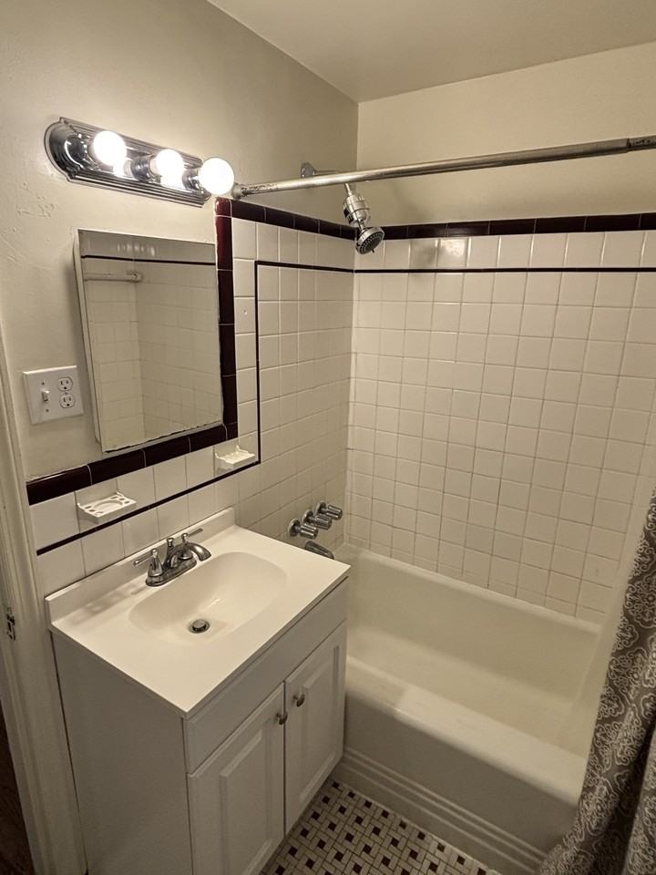 4601 Harvard Rd #1 - Photo 7 of 20