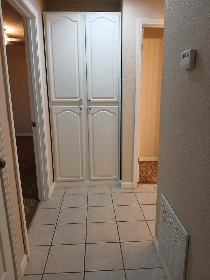 1100 Briarwood Rd Apt 4 #4 - Photo 6 of 21