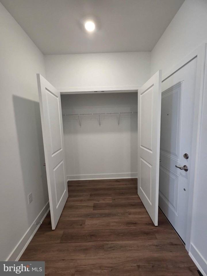 29212 Radford Ct - Photo 7 of 50