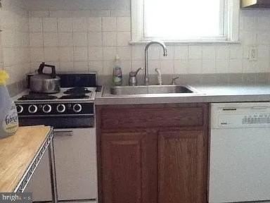 711 Morgan Ave - Photo 5 of 8