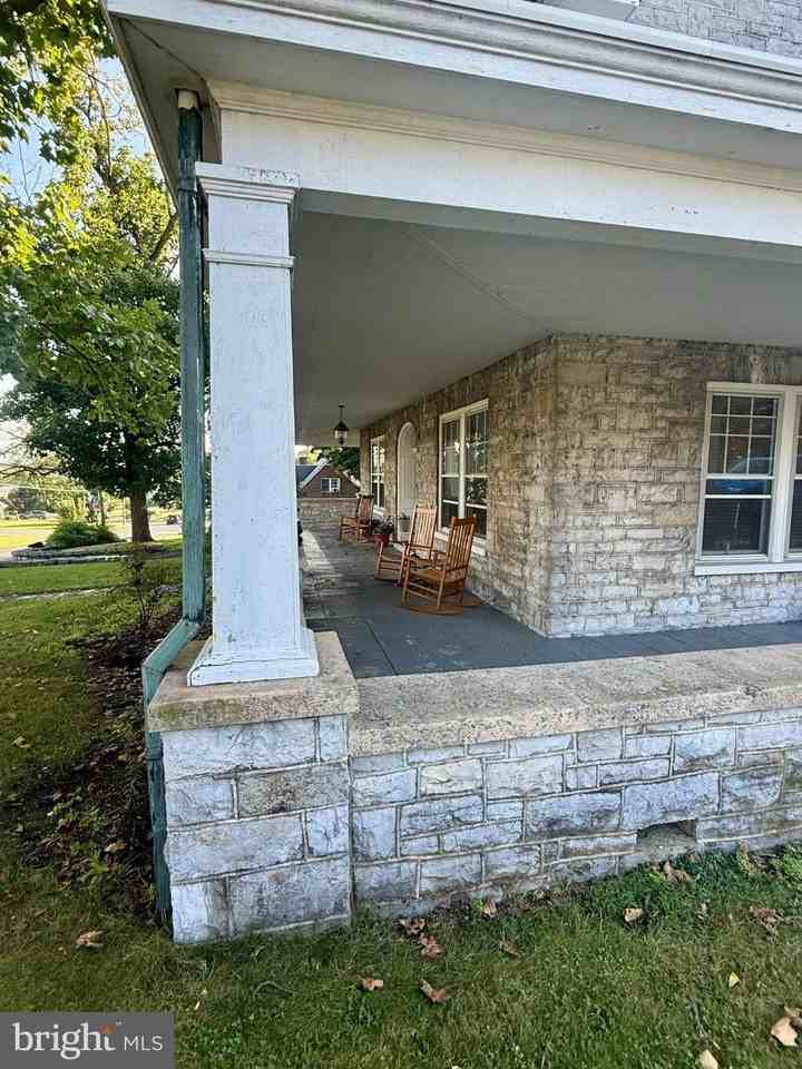 135 Loudon Rd - Photo 7 of 34