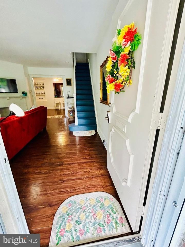 907 Church Ln - Photo 4 of 6