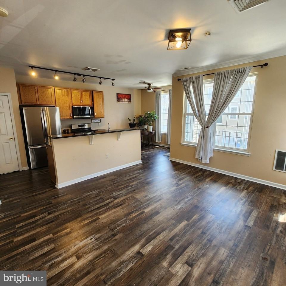 1301 N 32nd St - Photo 3 of 26