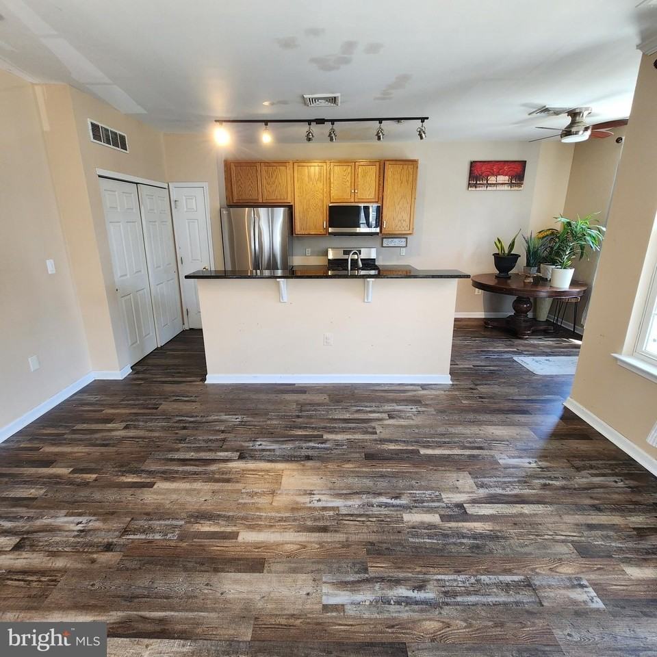 1301 N 32nd St - Photo 7 of 26