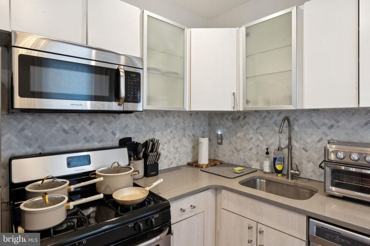 2511 E Oakdale St - Photo 6 of 21
