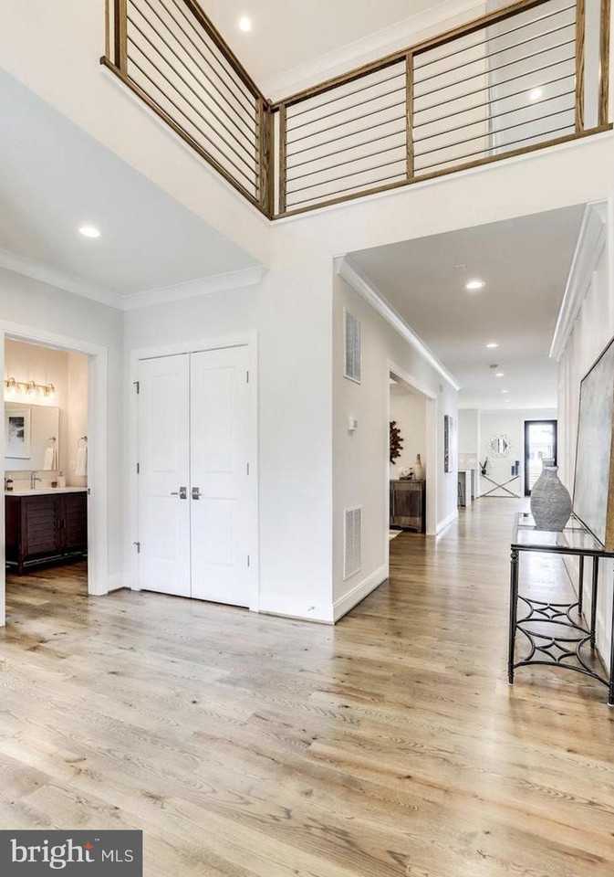 1015 21st St S - Photo 5 of 50