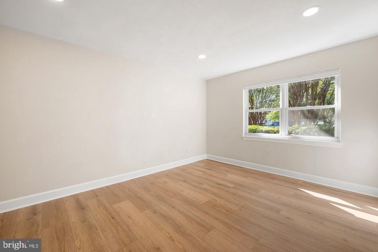 2907 16th Rd S Apt B #2907B - Photo 6 of 24