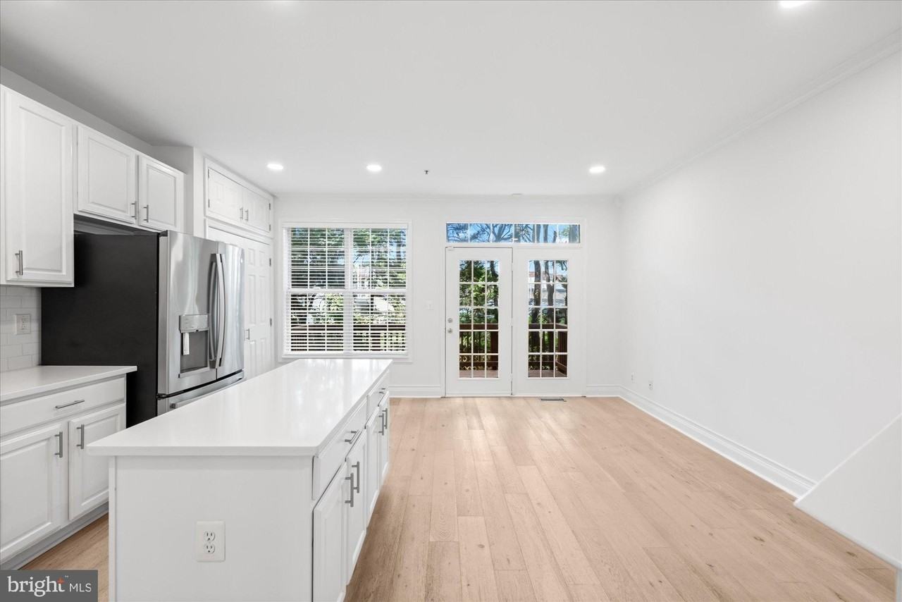 329 Helmuth Ln - Photo 5 of 42