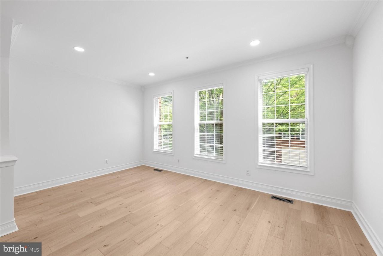 329 Helmuth Ln - Photo 6 of 42
