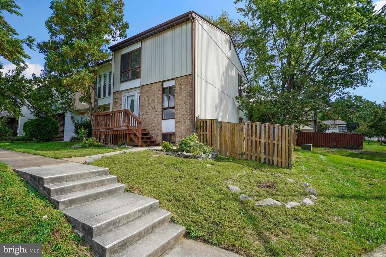 6351 Rockshire St - Photo 2 of 38