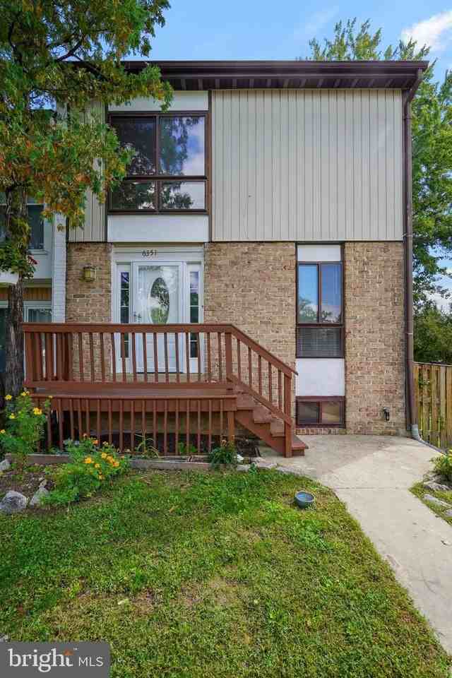 6351 Rockshire St - Photo 3 of 38