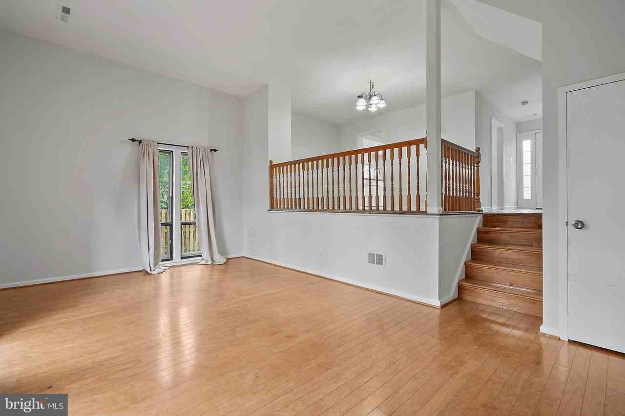 6351 Rockshire St - Photo 6 of 38