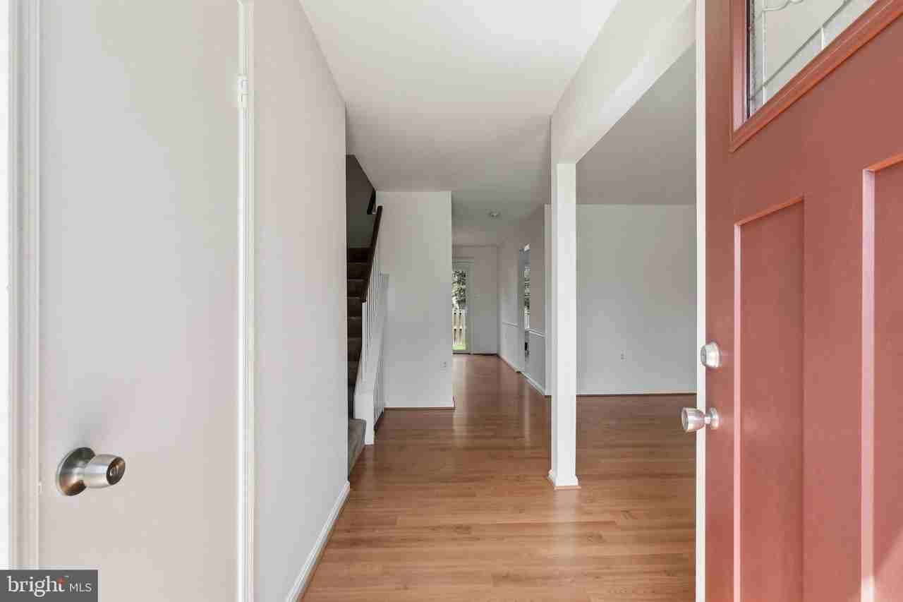 10320 Colony Park Dr - Photo 4 of 30
