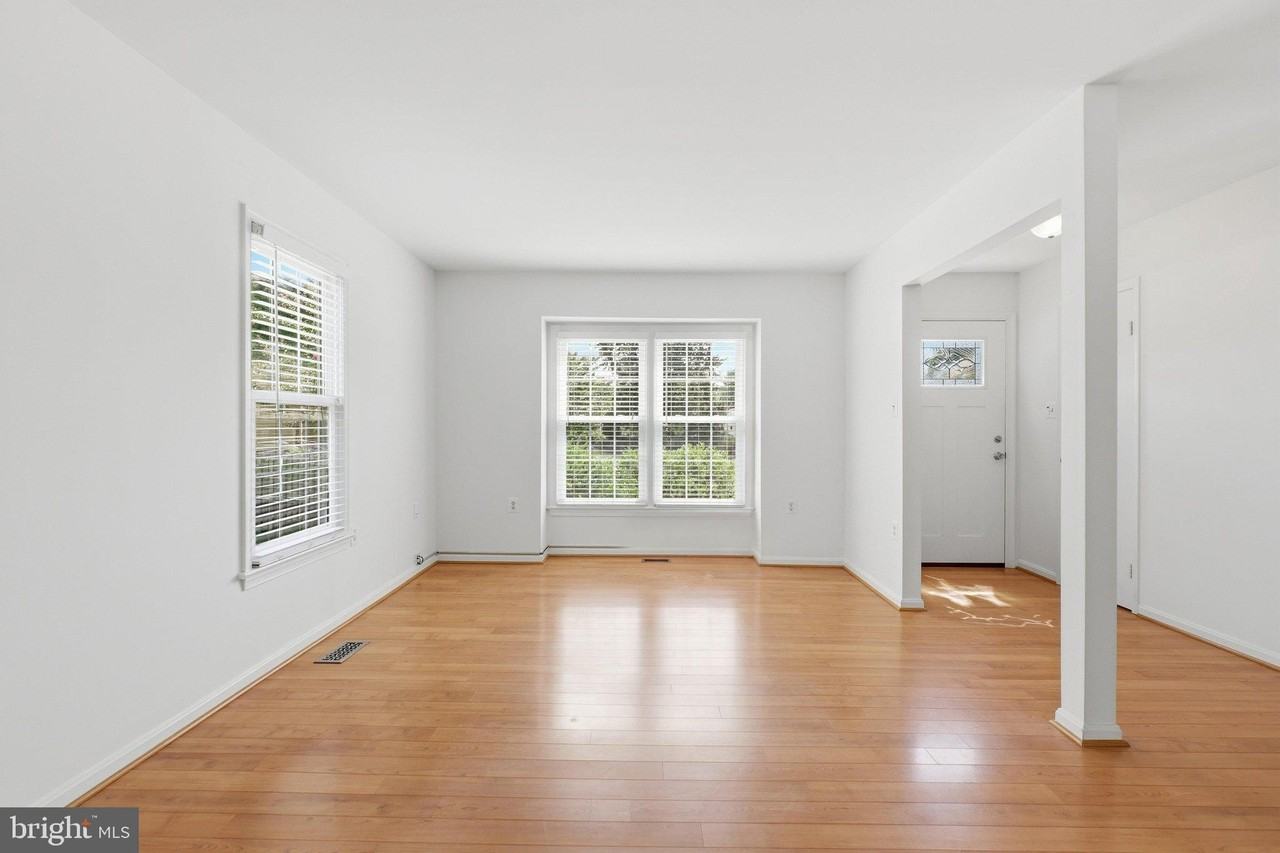 10320 Colony Park Dr - Photo 5 of 30
