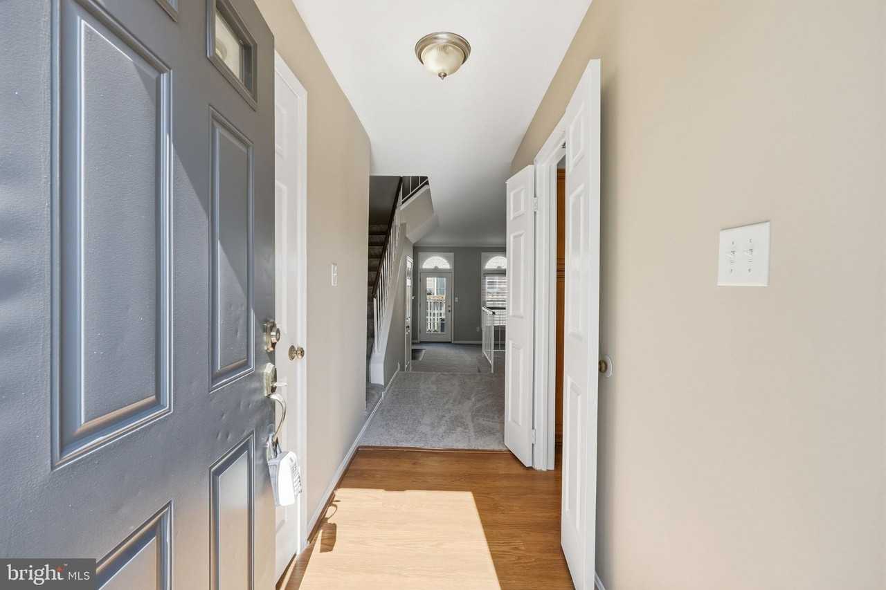 7978 Revenna Ln - Photo 5 of 24