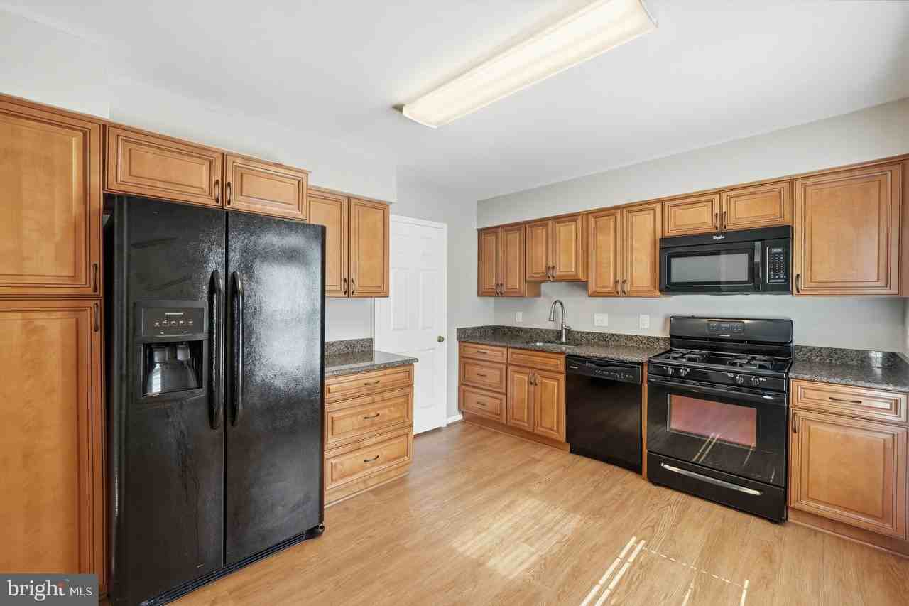 7978 Revenna Ln - Photo 7 of 24