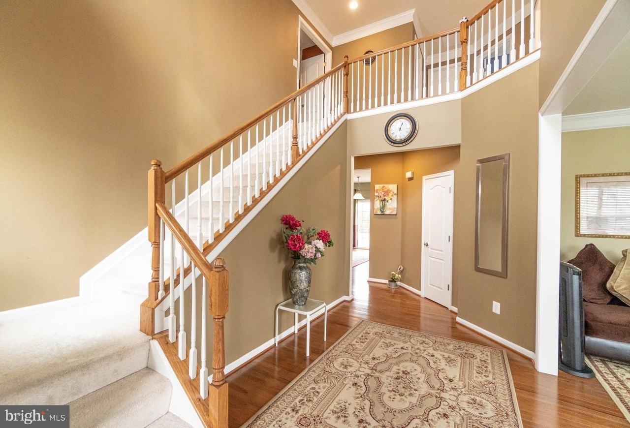 21934 Blackheath Way - Photo 3 of 37