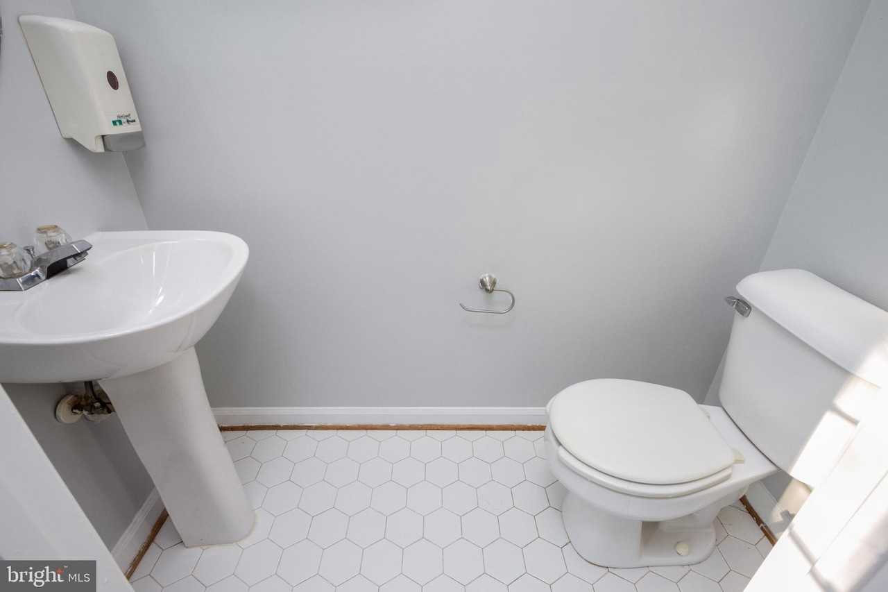 44877 Grove Ter - Photo 5 of 40